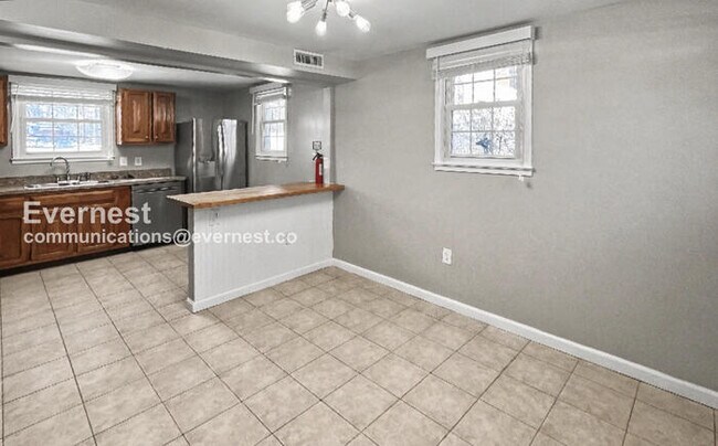 Foto del edificio - 4646 Evansdale Rd