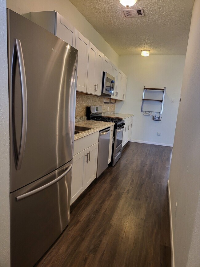 Foto del edificio - 1226 W Gray St