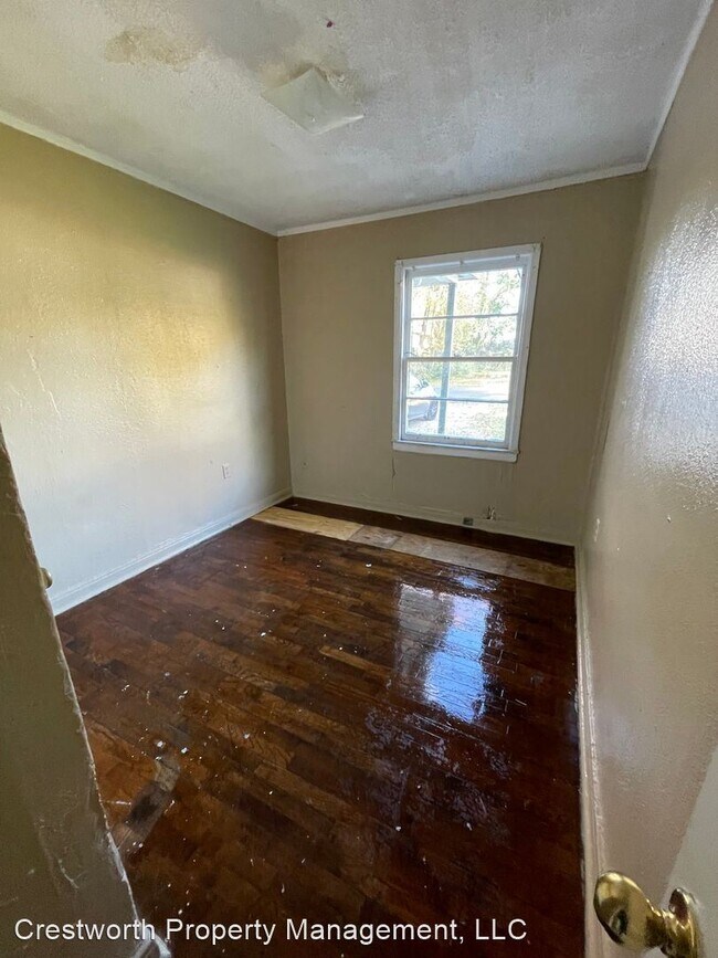 Foto del edificio - 3 br, 1 bath House - 5840 St. Katherine