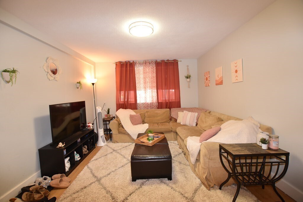 Foto principal - 33 Cogswell Ave