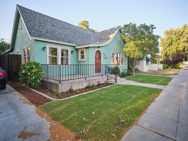 Building Photo - Charming 3 Bedroom in Historical Tower District