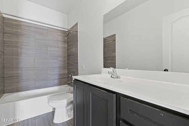 Building Photo - 223 Rutland Pl