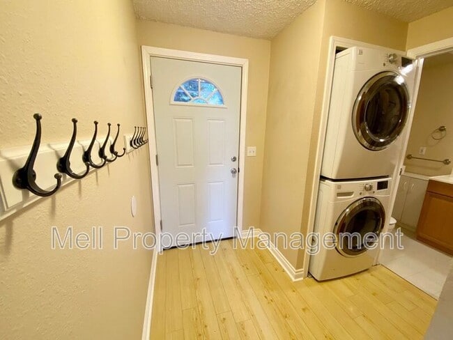 Foto del edificio - 2370 E Phillips Lake Loop Rd