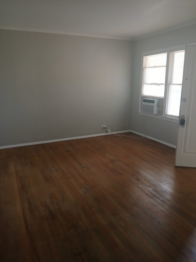 Building Photo - 254 Rosebud Ave
