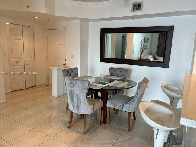 Building Photo - 17150 N Bay Rd