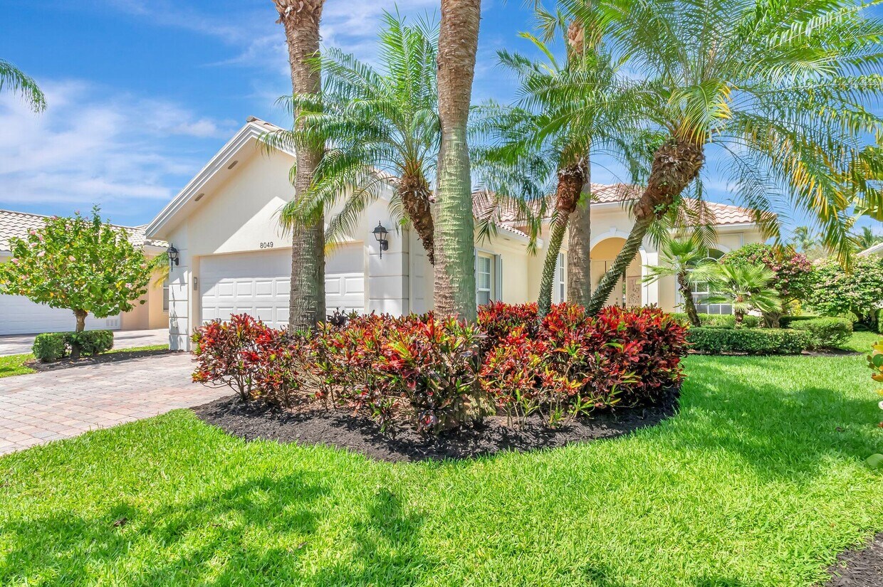 Foto principal - 8049 Nevis Pl