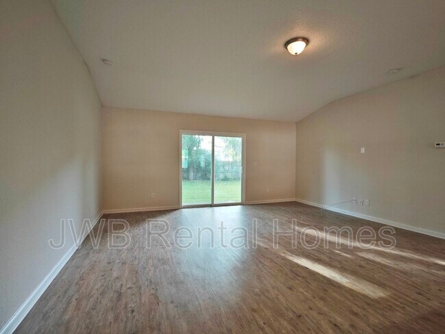 Foto del edificio - 10351 Pinehurst Dr