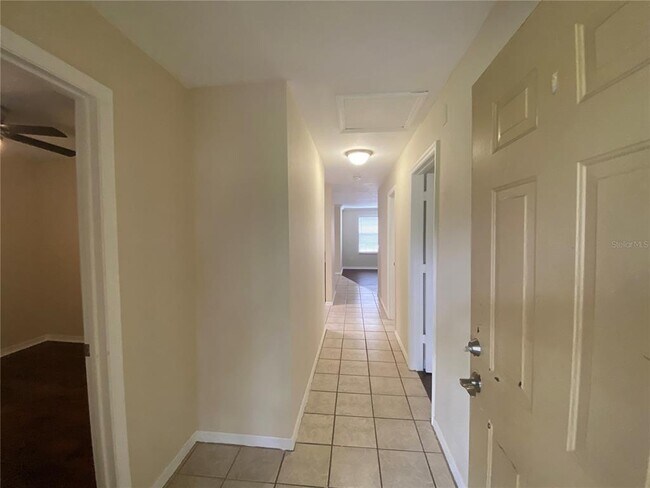 Building Photo - 6400 NW 106th Pl