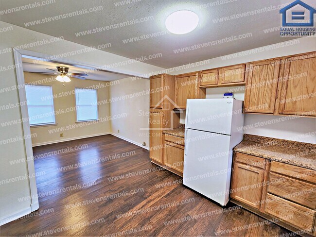 Building Photo - 500 Skyline Dr