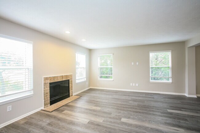 Foto del edificio - 16722 Maraschino Dr