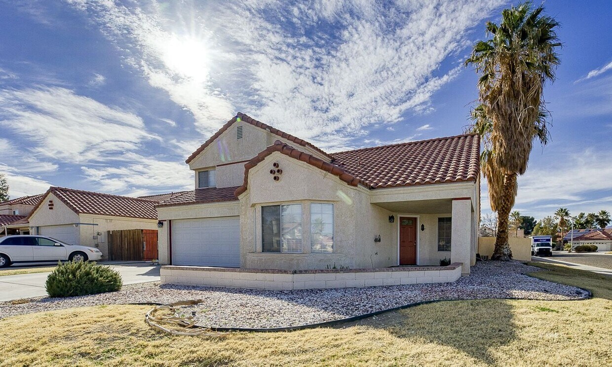 Primary Photo - Please Contact Vaughn Realty to set up an ...