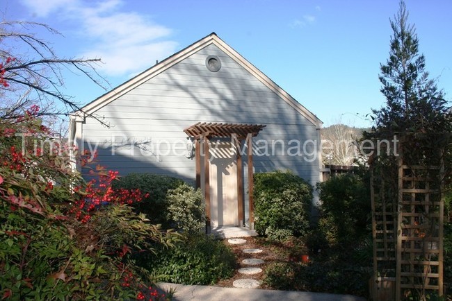 Foto del edificio - $2260 3 bed 2.5 bath in Rincon Valley!