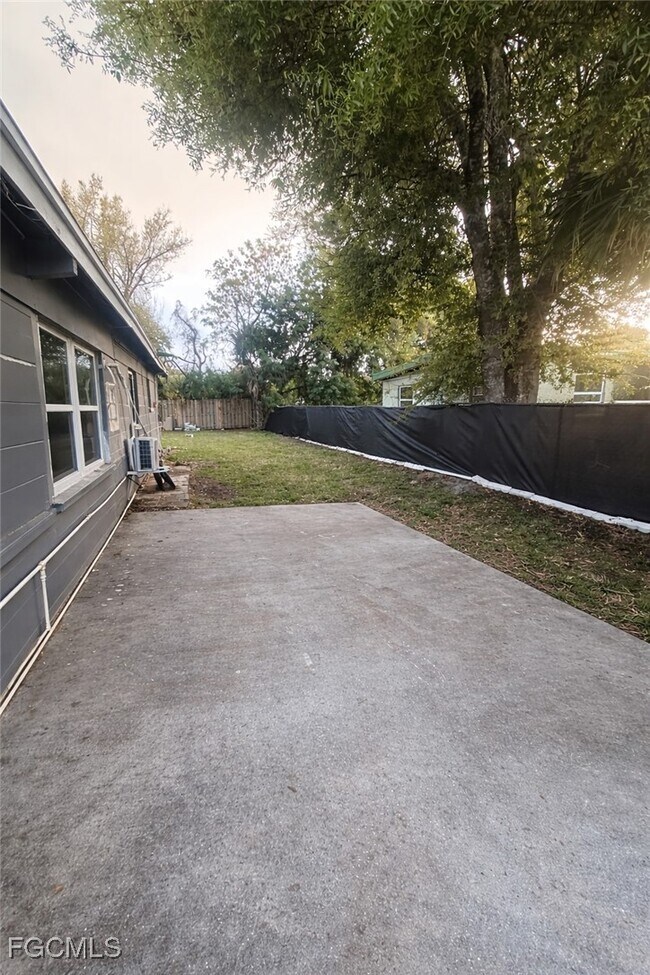 Foto del edificio - 3504 Lantana St