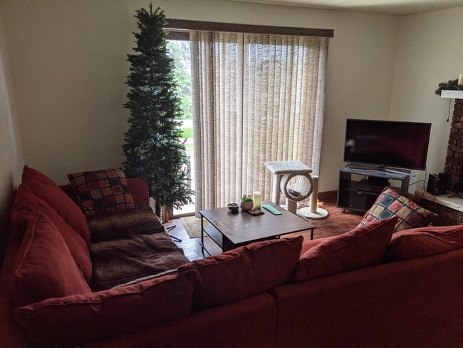 Building Photo - 809 W Ridgeview Dr