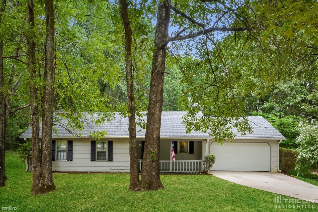 140 E Country Woods Dr, Covington, GA 30016 House Rental in Covington