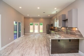 Building Photo - 317-A W 35th St