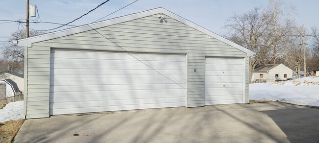 Foto del edificio - 1169 E Ridgeway Ave