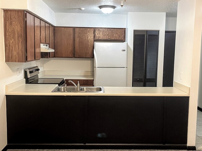 Kitchen - 405 Harbison Blvd