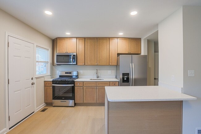 Foto del edificio - 3 BR 1-1/2 Baths MUST SEE- ACCEPTING HOSUING VOUCHERS!