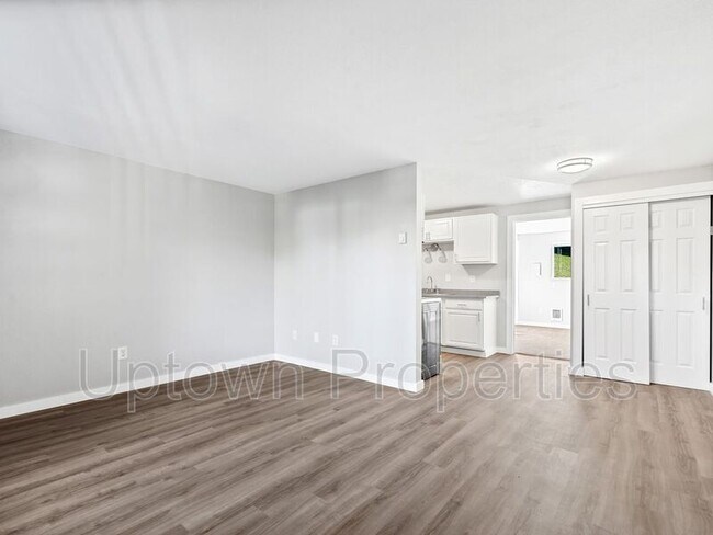 Foto del edificio - 6834 N Richmond Ave