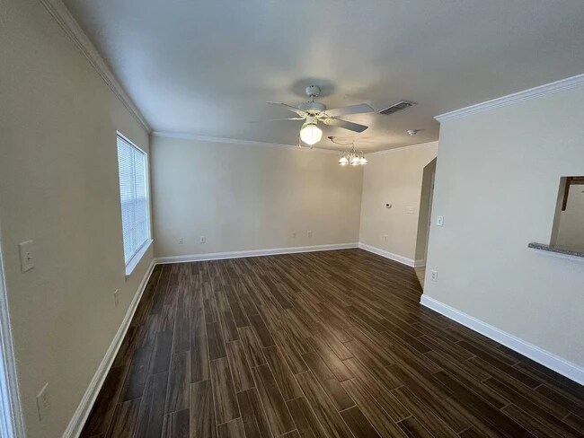 Building Photo - 572 Wingspan Way