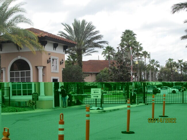 Security Gated Entry - 5554 Metrowest Blvd