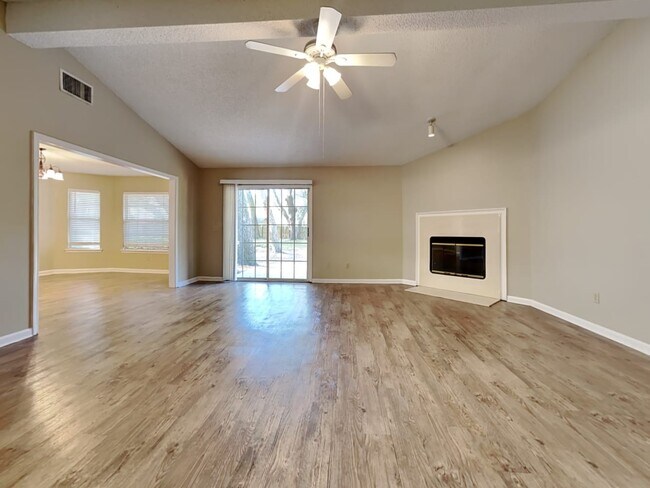 Building Photo - 11884 Gran Meadows Way