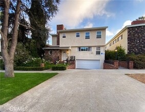 Building Photo - 908 15th St