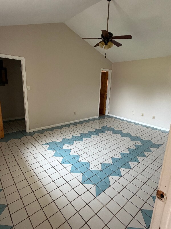Building Photo - 531 Woodland Dr