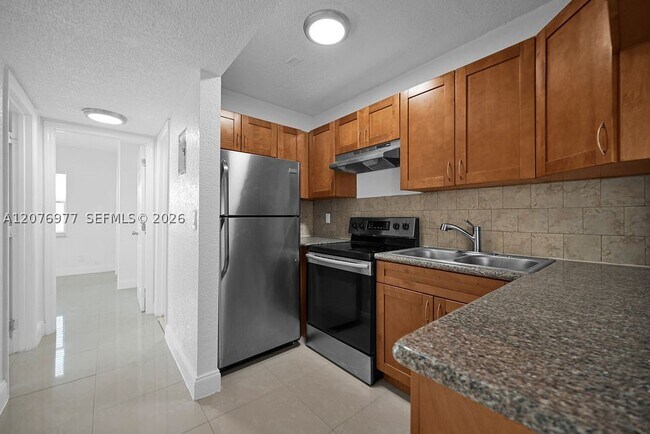 Building Photo - 557 Kathy Ln
