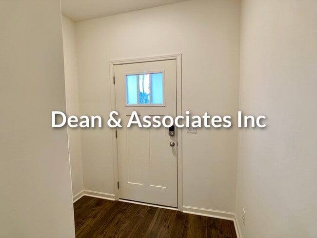 Building Photo - 4000 Pk Cv Wy