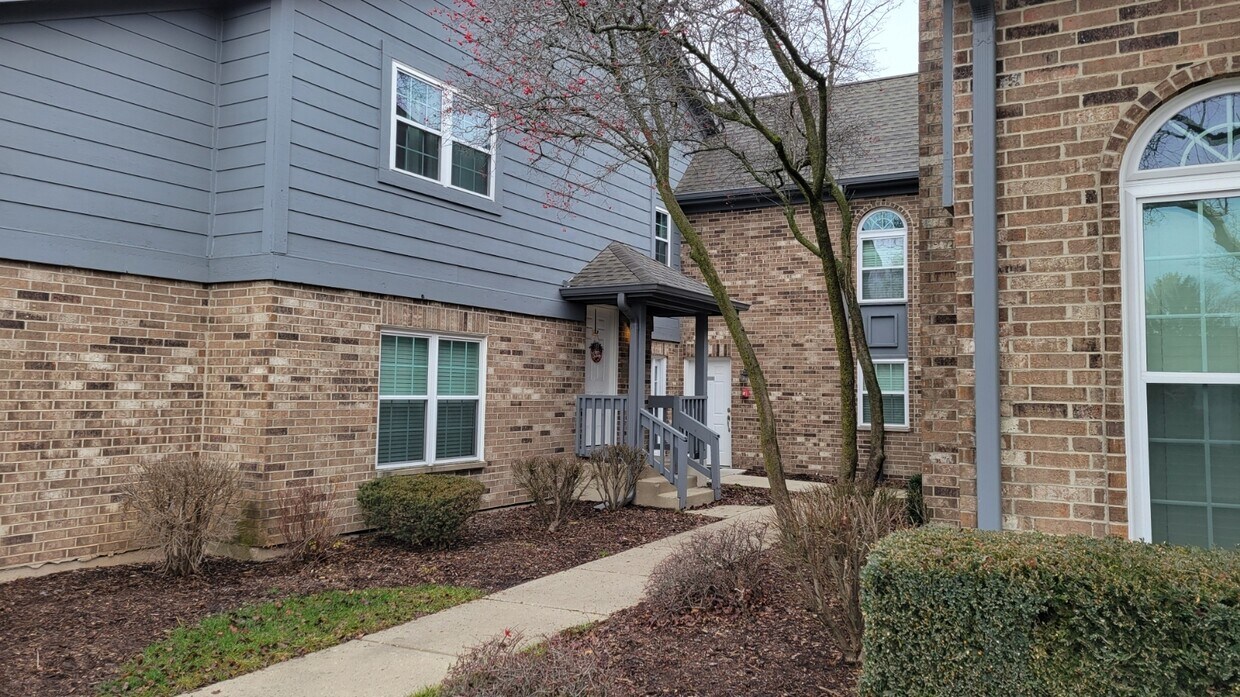 Primary Photo - 15 Foxcroft Rd