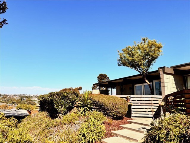 Building Photo - 220 Del Gado Rd