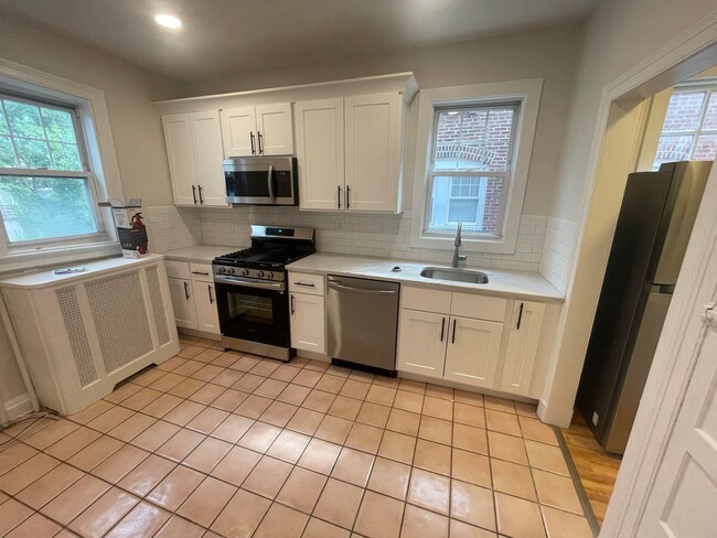 Building Photo - Norristown 4 Bedroom Spacious Twin $2,495/mo