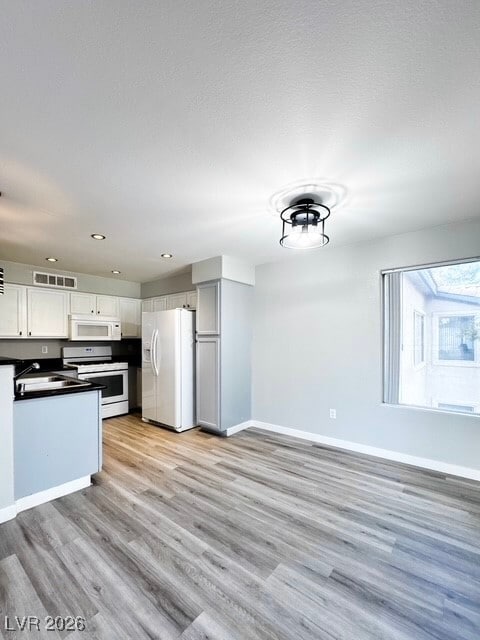 Building Photo - 3090 Tarpon