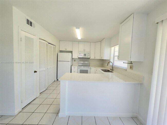 Foto del edificio - 18637 SW 100th Ave