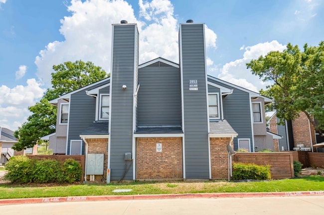 Building Photo - Woodwind Irving