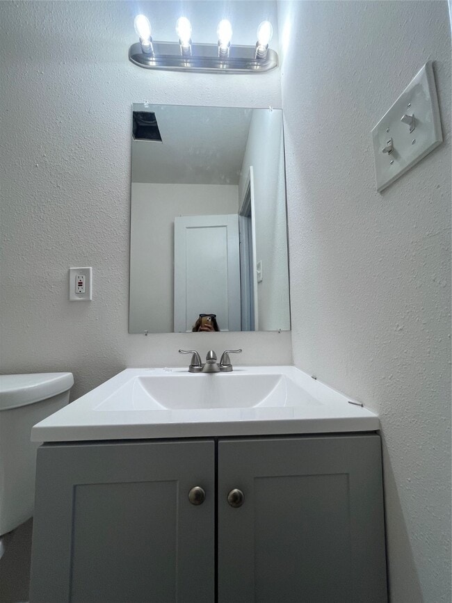 Building Photo - 6606 Anderson St