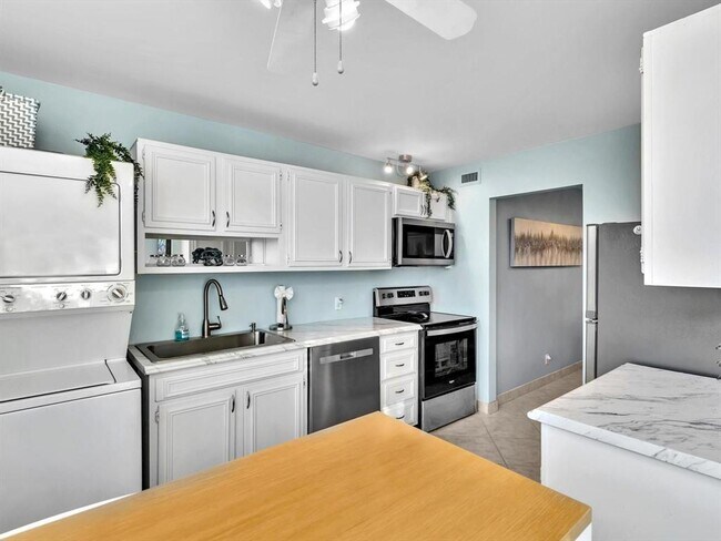 Foto del edificio - 5200 N Ocean Blvd