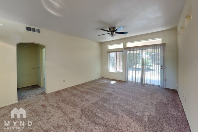 Foto del edificio - 16181 W Heritage Dr