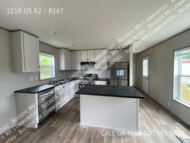 Foto del edificio - 3218 US 82-R167