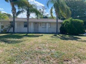 Building Photo - 8485 Sunset Dr