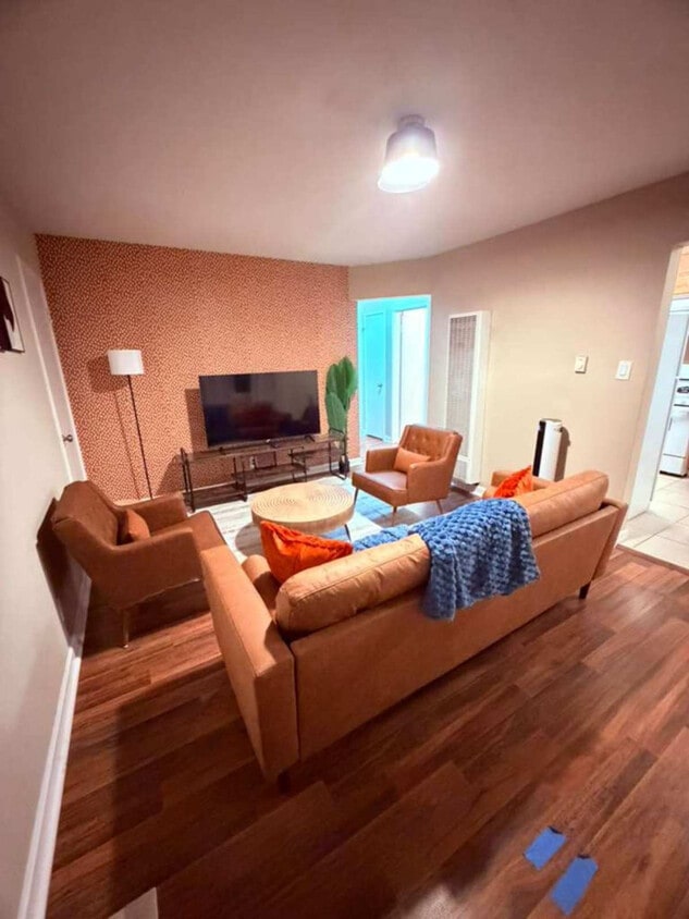 Foto principal - 2312 Bonar St