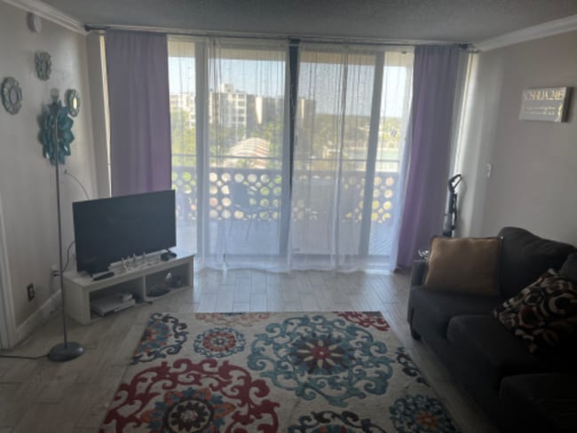 Foto del edificio - 4222 Inverrary Blvd
