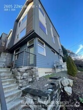 Building Photo - 2605 22nd Ave W
