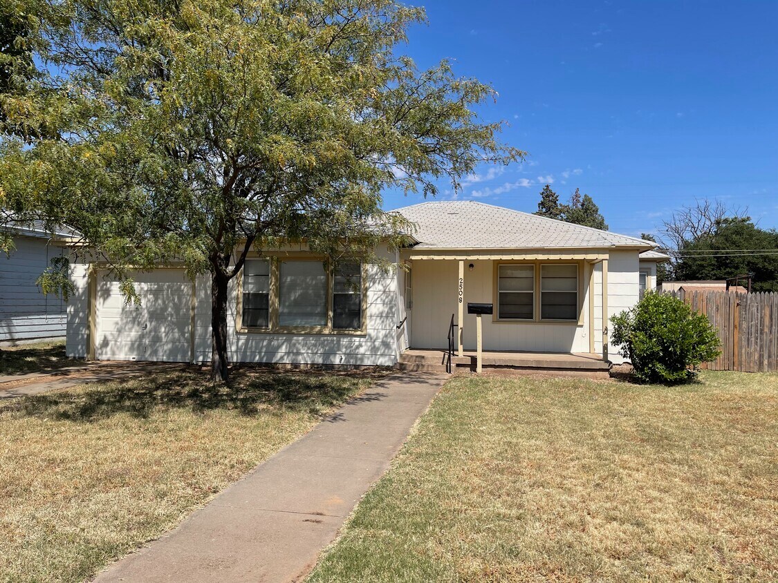 Foto principal - 2508 40th St