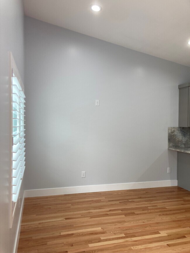 High angle ceiling! - 218 Electric Ave