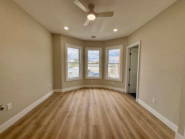 Building Photo - 115 Carteret Ave