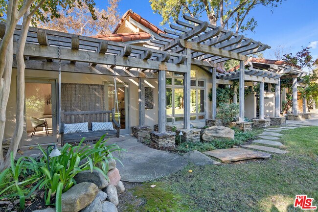 Foto del edificio - 3033 Turtle Creek Rd