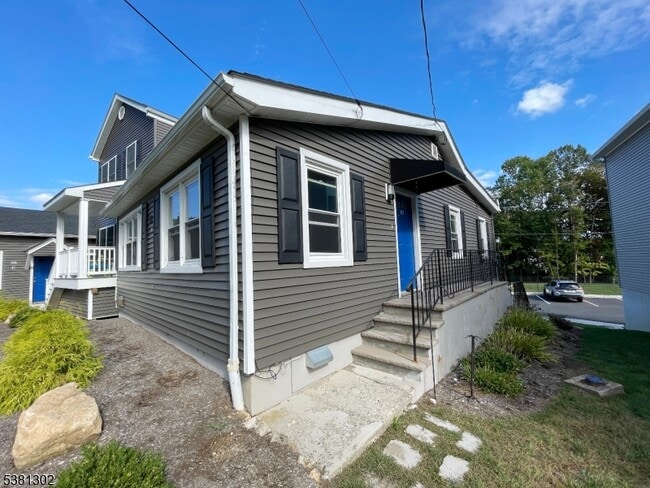 Foto del edificio - 31 Lakeside Blvd